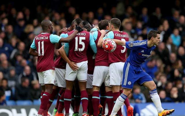 邮报：纽卡正努力与莱比锡就谢什科达成协议，球员愿意加盟