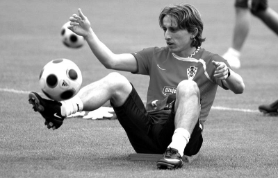 🎮T1 1-0 NS：Peyz韦鲁斯箭箭到肉，T1首局先下一城